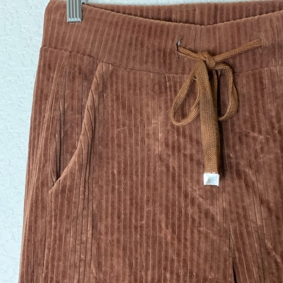 Brown corduroy high waisted elastic waist straight leg pants size small - Picture 3 of 8